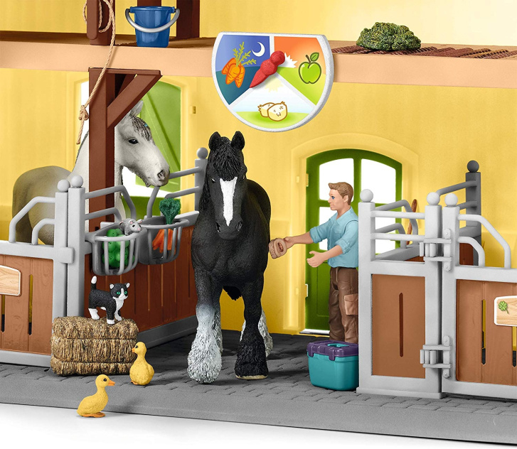 Schleich - Stáj pro koně s příslušenstvím 42485
