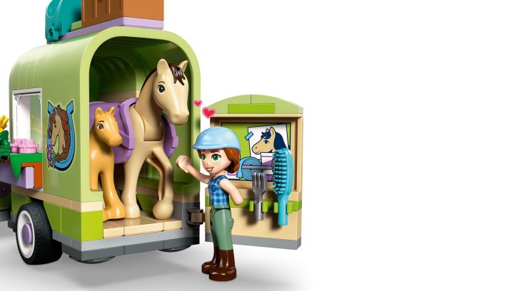 42695 Lego Friends – Přívěs s koněm a hříbětem