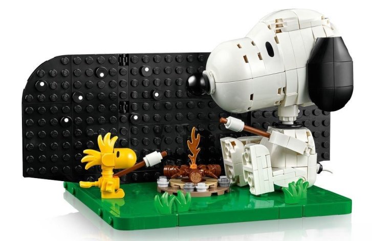 21368 Lego Ideas – Peanuts: Snoopyho bouda