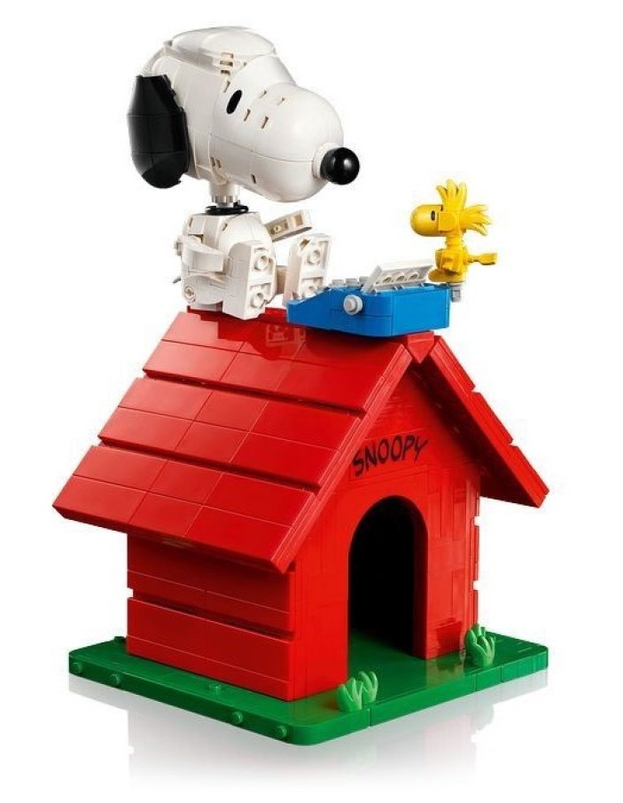 21368 Lego Ideas – Peanuts: Snoopyho bouda