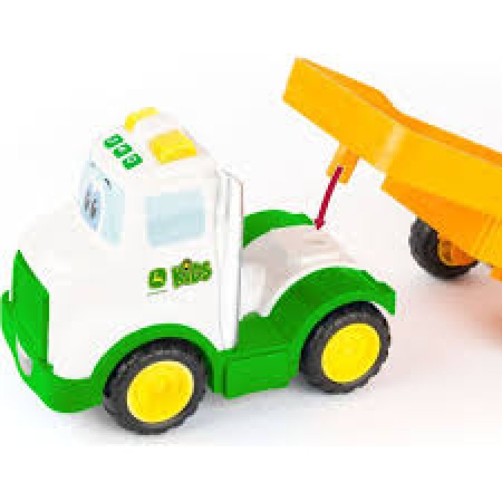 John Deere – Tahač s traktorem